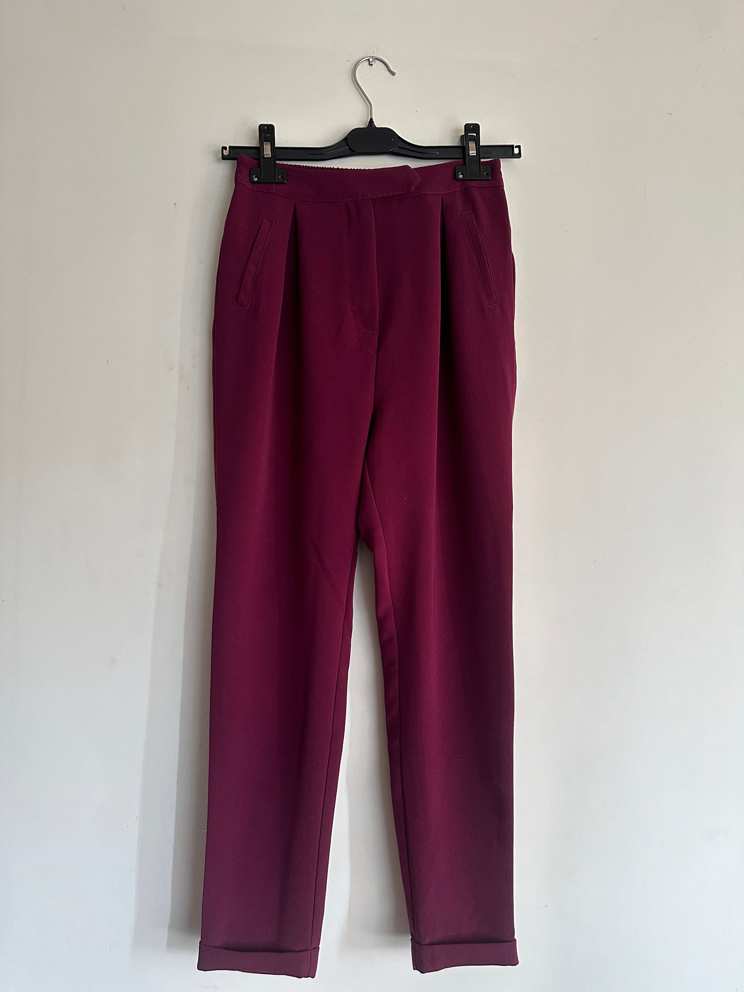 Pantalon vino